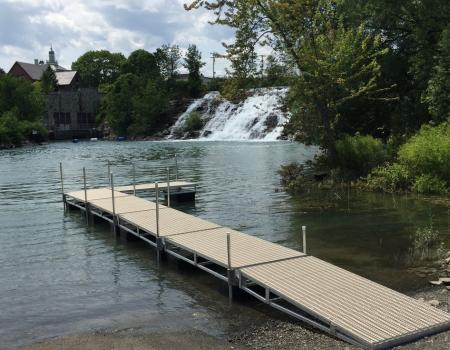 La Chute River has a boat launch for small boats.