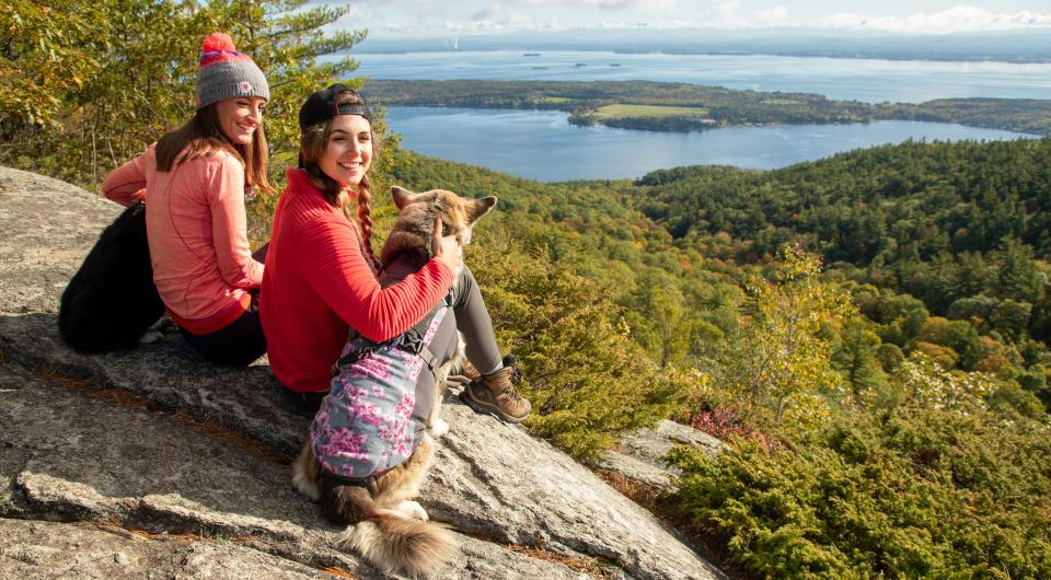 Rattlesnake Mountain welcomes children and dogs.