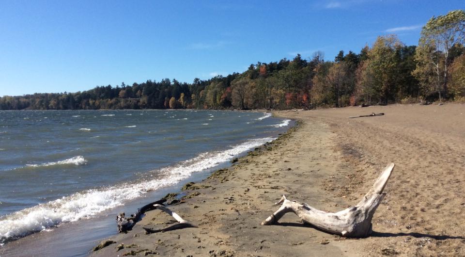 There are more scenic vistas on the other side of the point.