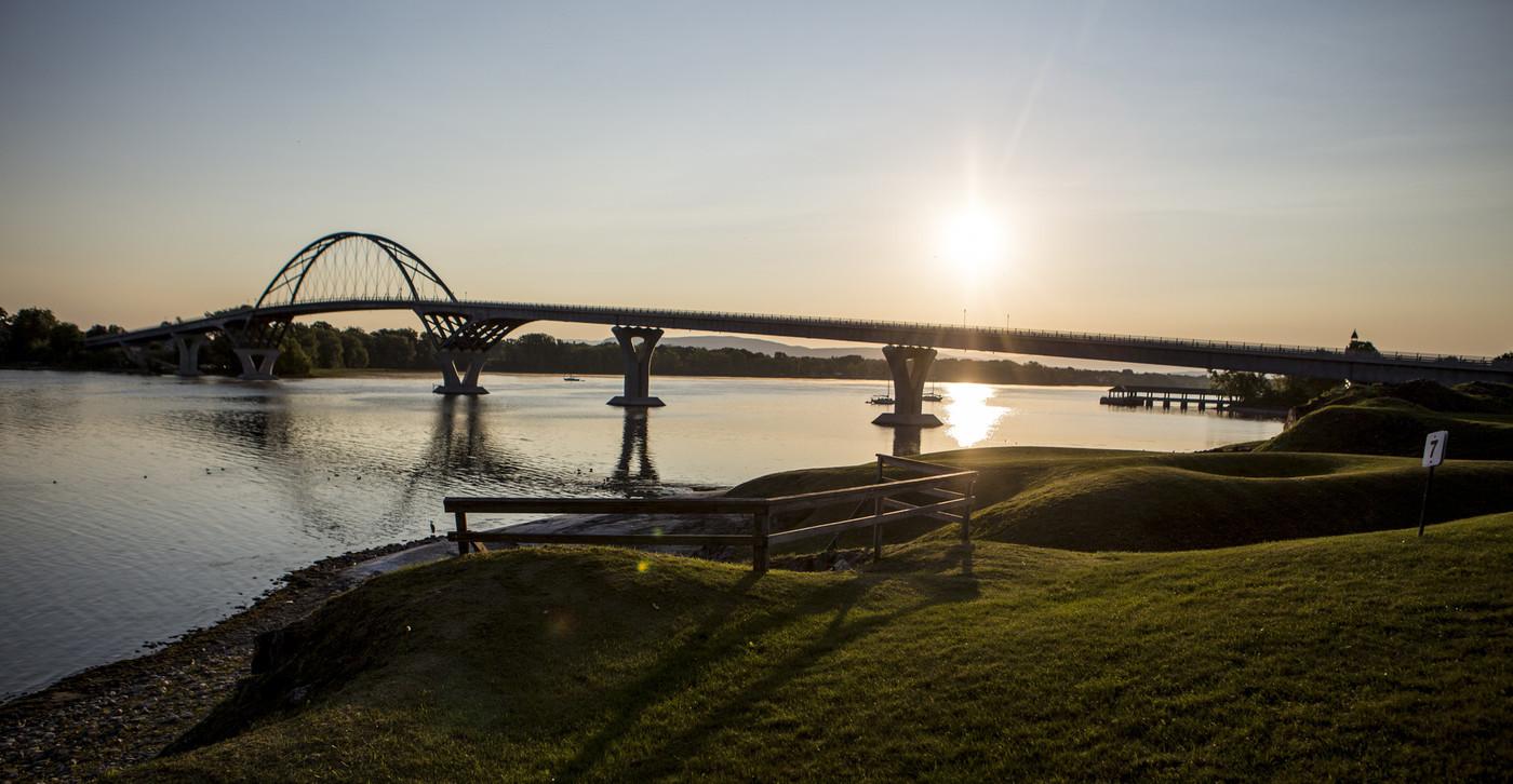 The Crown Point Bridge at sunrise