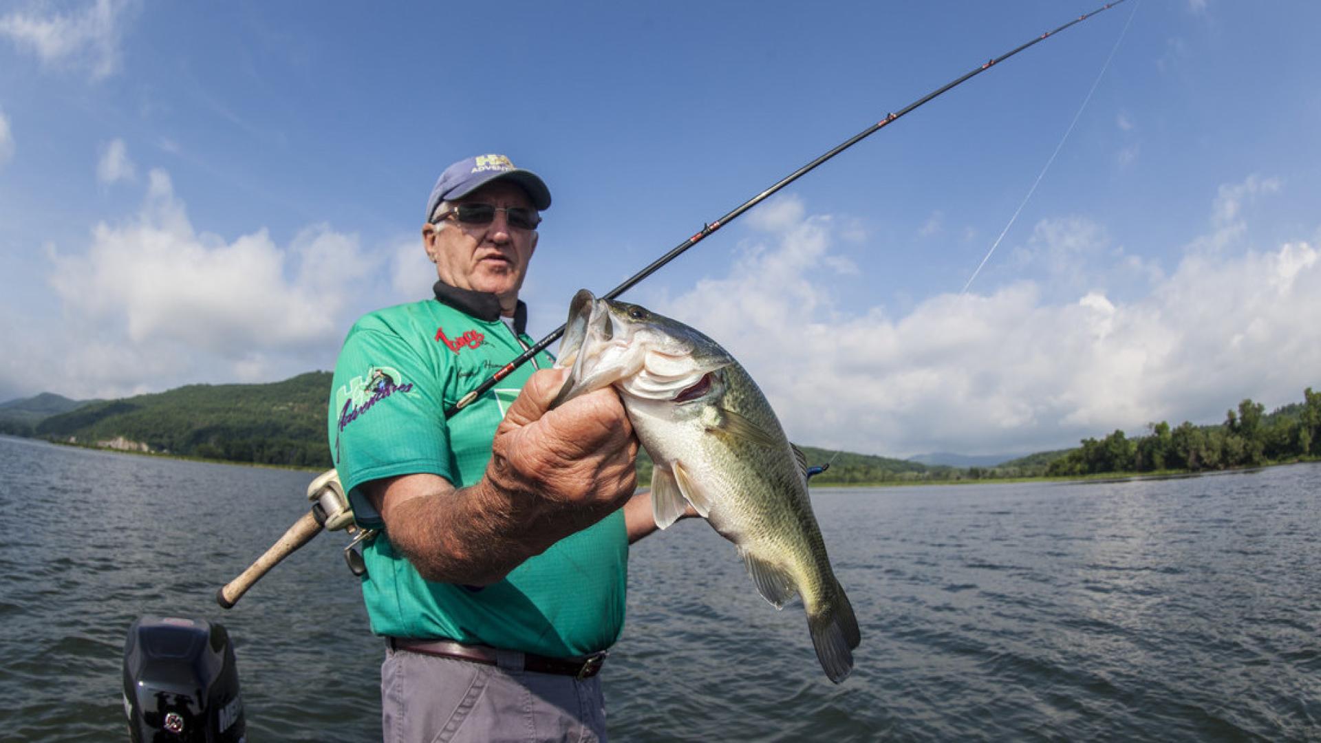 Jig Fishing  How To Fish a Jig for Bass – Bass Fishing Facts